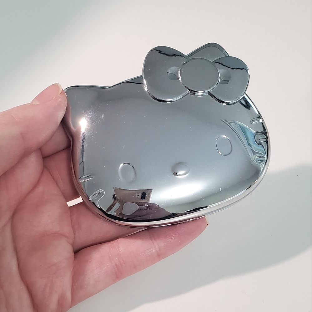 Hello Kitty 2011 Silver Compact Mirror RARE - Picture 4 of 15